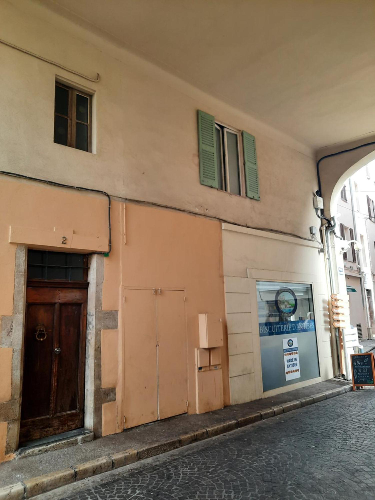 Vieille Ville 1 - Luca'S Apartment, 1 Bedroom, Max 2 Adults And 2 Kids 앙티브 외부 사진