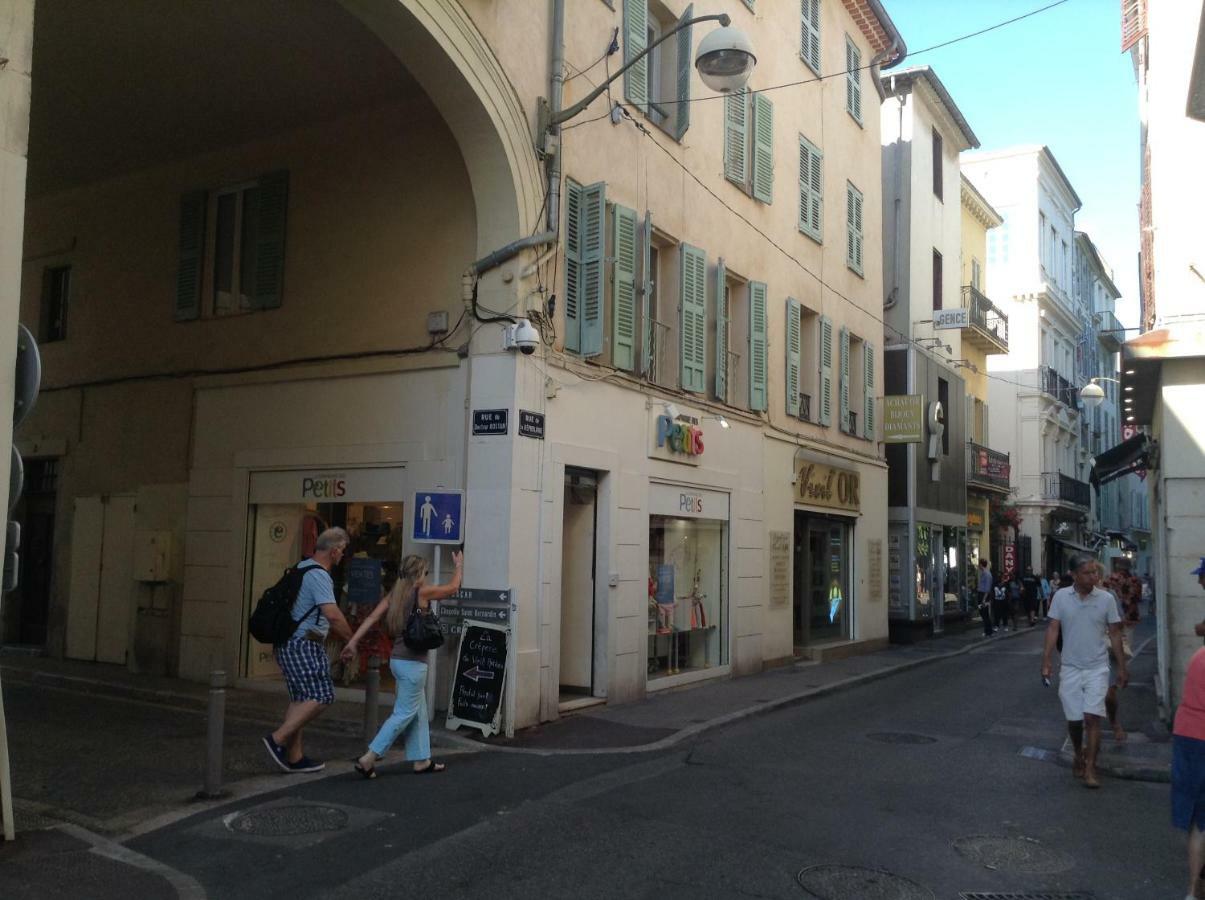 Vieille Ville 1 - Luca'S Apartment, 1 Bedroom, Max 2 Adults And 2 Kids 앙티브 외부 사진