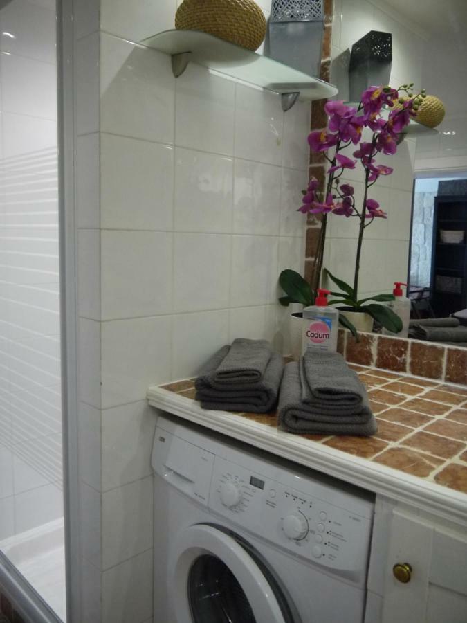 Vieille Ville 1 - Luca'S Apartment, 1 Bedroom, Max 2 Adults And 2 Kids 앙티브 외부 사진